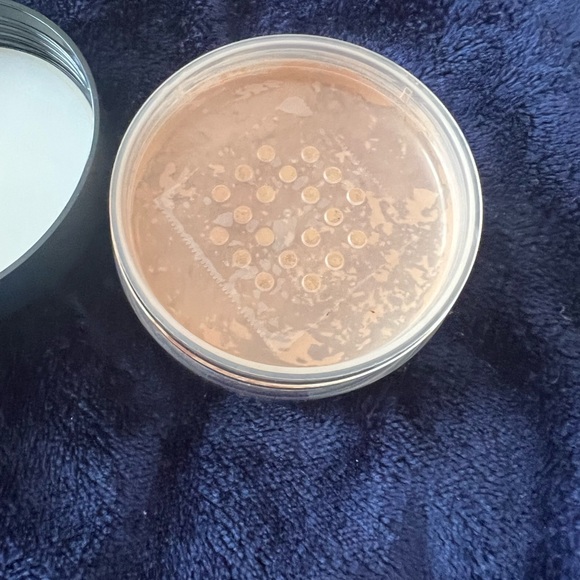 Anastasia Beverly Hills
Loose Setting Powder DEEP PEACH - Picture 4 of 4